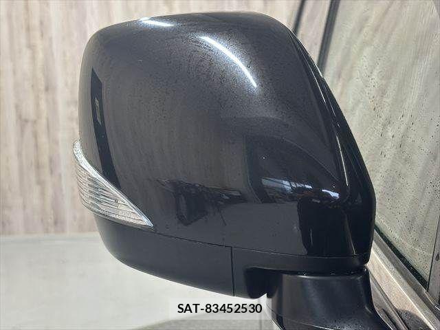 Nissan ELGRAND 2015-08 8828903-27