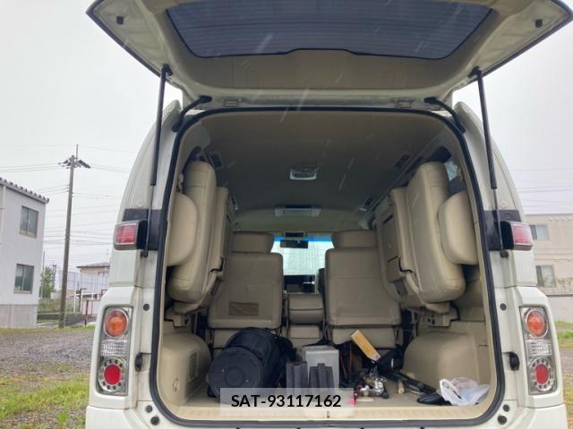 Nissan ELGRAND 2007-10 8848884-11