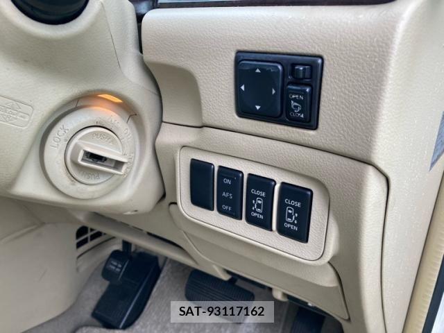 Nissan ELGRAND 2007-10 8848884-17