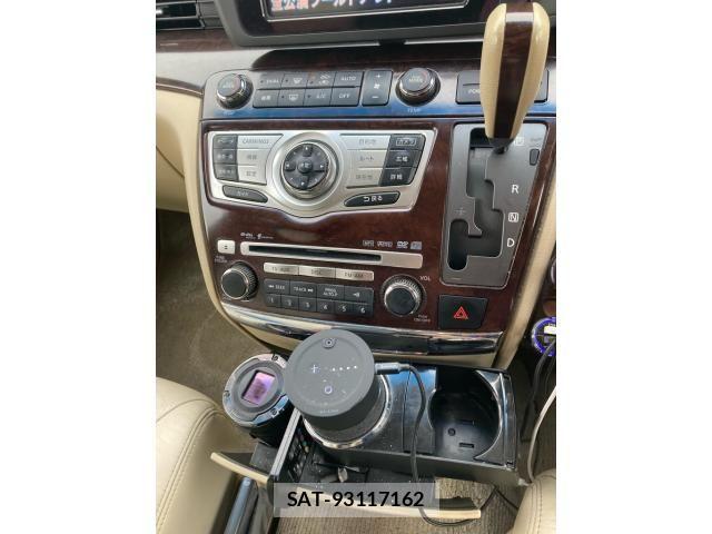 Nissan ELGRAND 2007-10 8848884-21