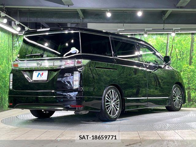 Nissan ELGRAND 2015-06 8848878-17