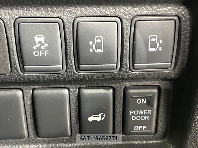 Nissan ELGRAND 2015-06 8848878-3