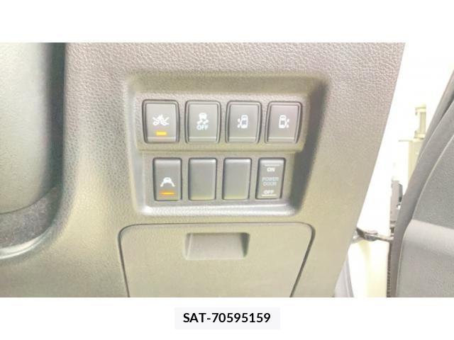 Nissan ELGRAND 2020-03 8848874-17
