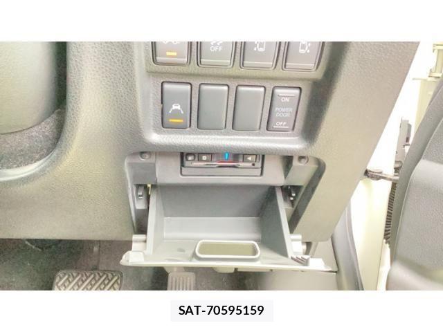Nissan ELGRAND 2020-03 8848874-18