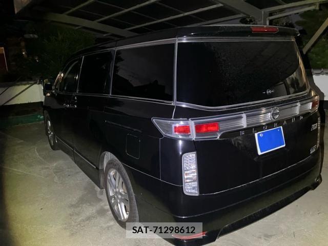 Nissan ELGRAND 2011-08 8848885-12
