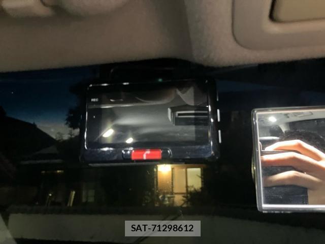 Nissan ELGRAND 2011-08 8848885-18