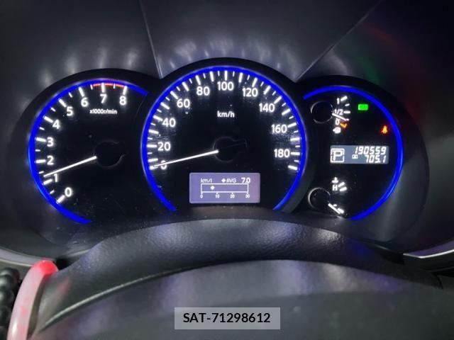 Nissan ELGRAND 2011-08 8848885-24