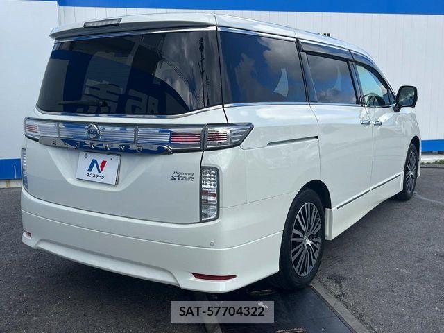 Nissan ELGRAND 2017-09 8848875-18