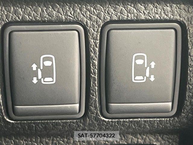 Nissan ELGRAND 2017-09 8848875-6