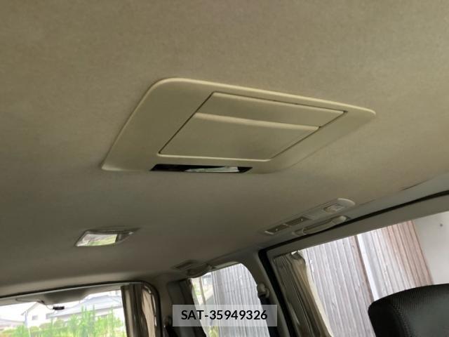 Nissan ELGRAND 2010-02 8848886-26