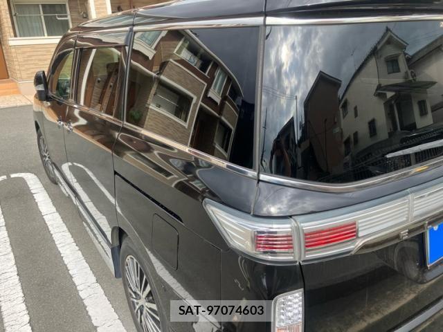 Nissan ELGRAND 2018-09 8848879-9