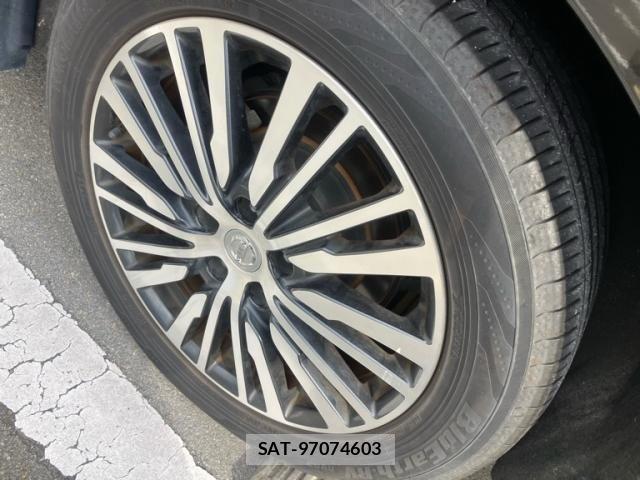 Nissan ELGRAND 2018-09 8848879-10