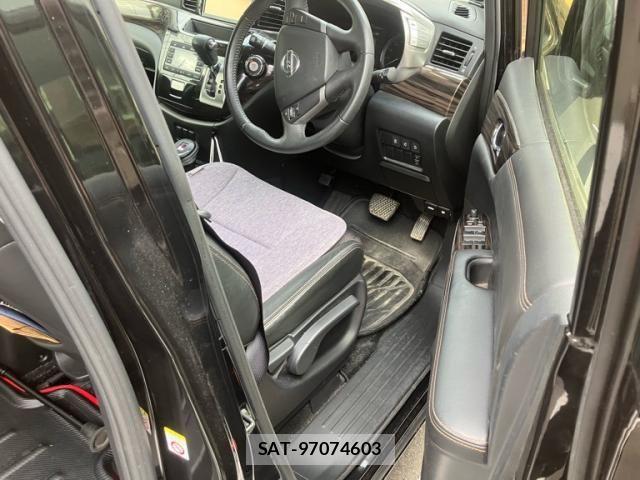 Nissan ELGRAND 2018-09 8848879-16