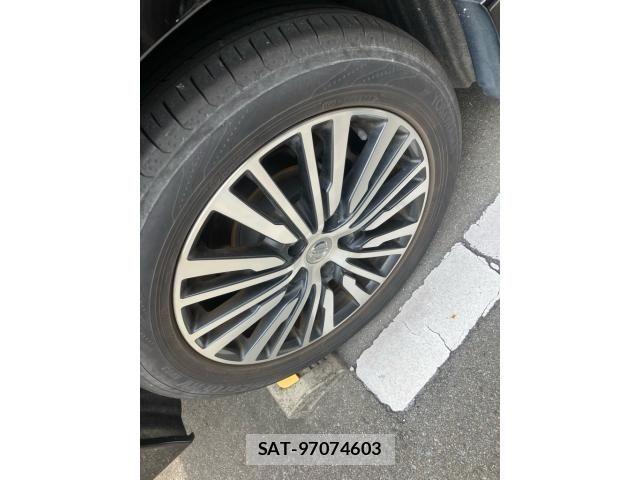Nissan ELGRAND 2018-09 8848879-5