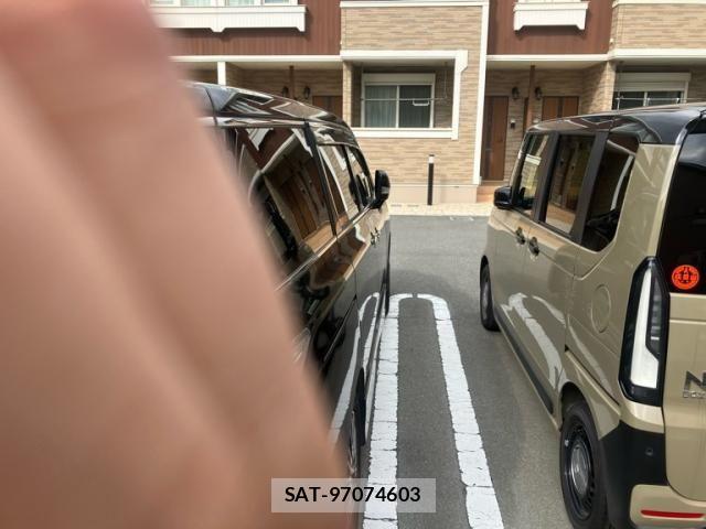 Nissan ELGRAND 2018-09 8848879-7