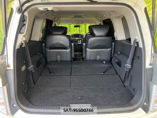 Nissan ELGRAND 2012-03 8848881-11