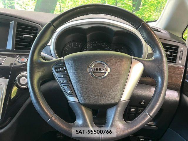 Nissan ELGRAND 2012-03 8848881-12