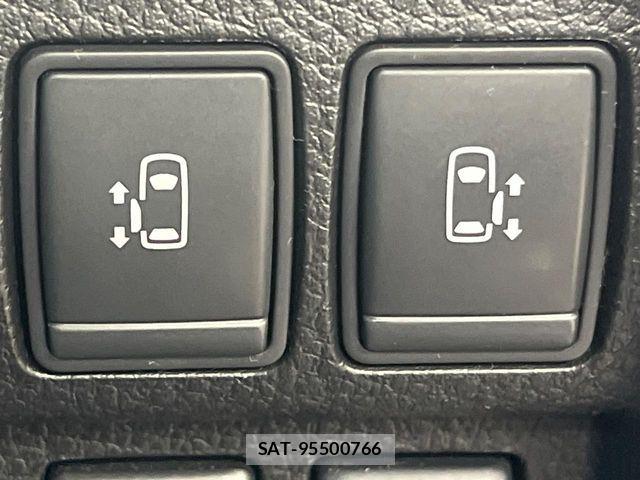 Nissan ELGRAND 2012-03 8848881-6
