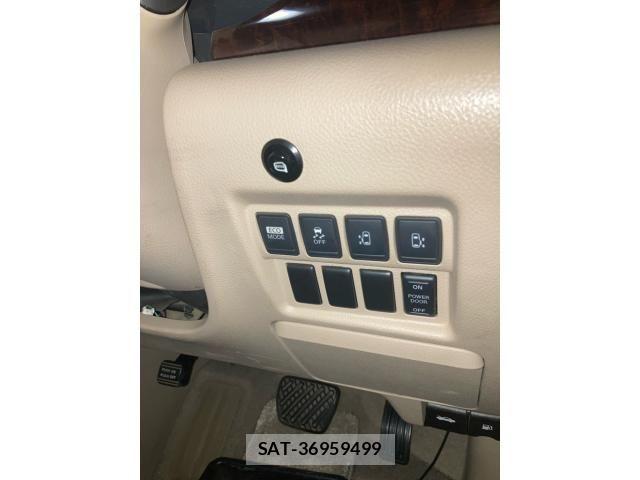 Nissan ELGRAND 2011-06 8848892-10