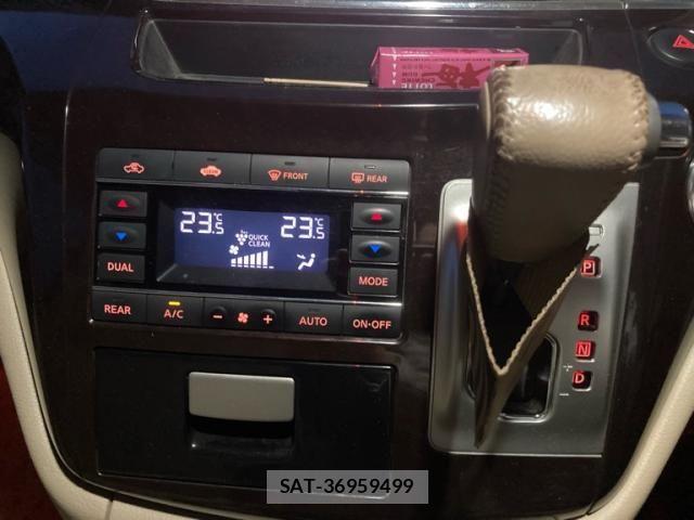 Nissan ELGRAND 2011-06 8848892-16
