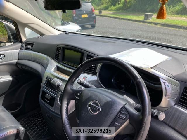 Nissan ELGRAND 2015-09 8848883-11