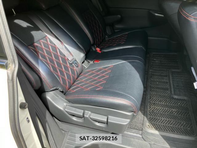 Nissan ELGRAND 2015-09 8848883-13