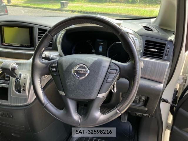 Nissan ELGRAND 2015-09 8848883-17