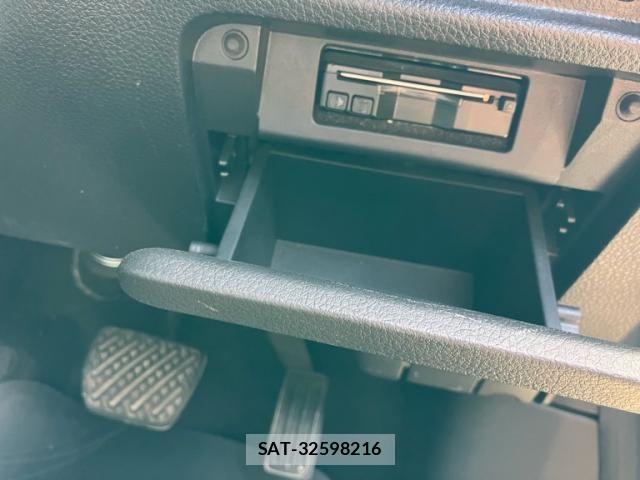 Nissan ELGRAND 2015-09 8848883-19