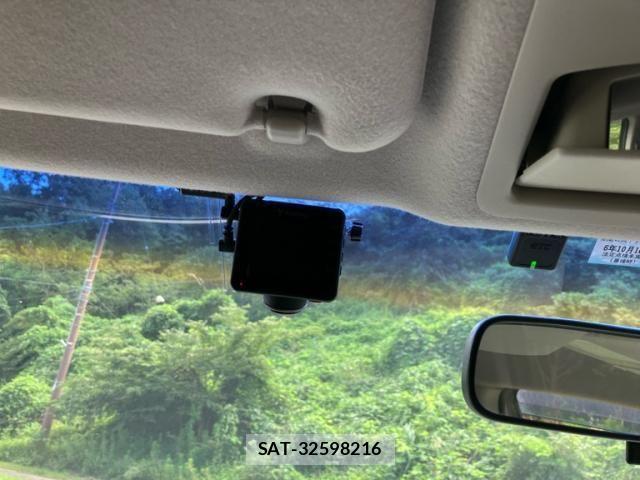 Nissan ELGRAND 2015-09 8848883-26
