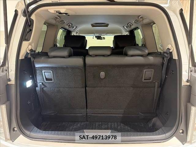 Nissan ELGRAND 2023-07 8870934-12