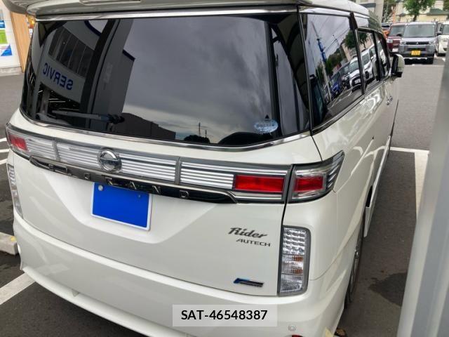 Nissan ELGRAND 2011-09 8870940-2