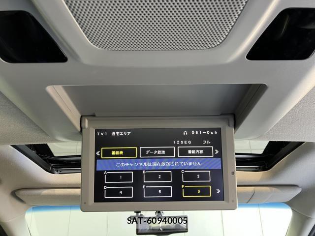 Nissan ELGRAND 2018-01 8870935-14