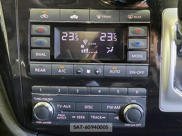 Nissan ELGRAND 2018-01 8870935-15
