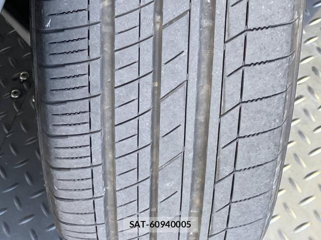 Nissan ELGRAND 2018-01 8870935-18