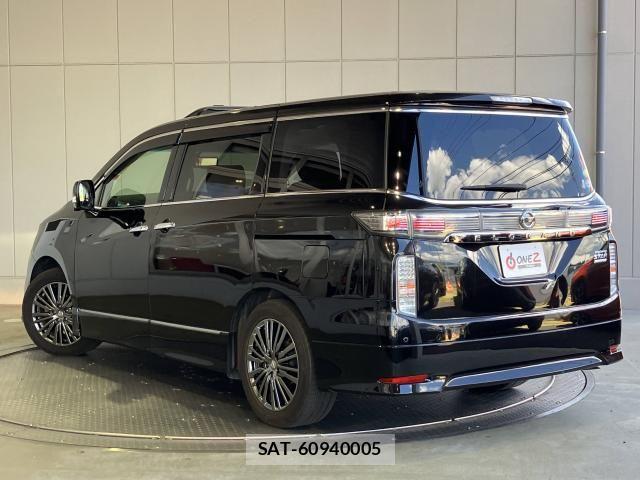 Nissan ELGRAND 2018-01 8870935-24