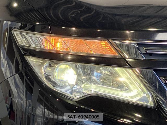 Nissan ELGRAND 2018-01 8870935-29