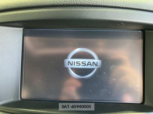 Nissan ELGRAND 2018-01 8870935-7