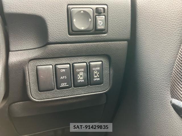 Nissan ELGRAND 2008-03 8870942-15