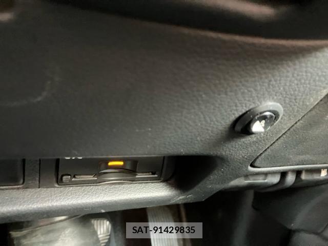 Nissan ELGRAND 2008-03 8870942-22