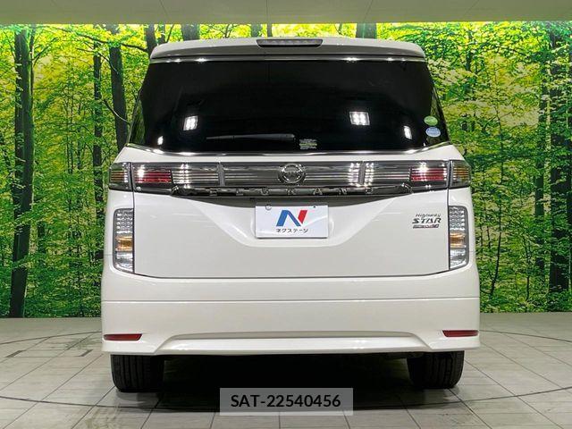Nissan ELGRAND 2016-03 8870936-14