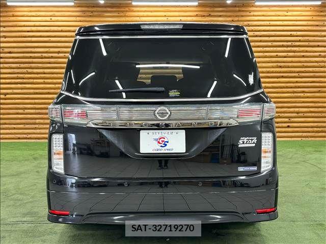 Nissan ELGRAND 2016-07 8870939-15