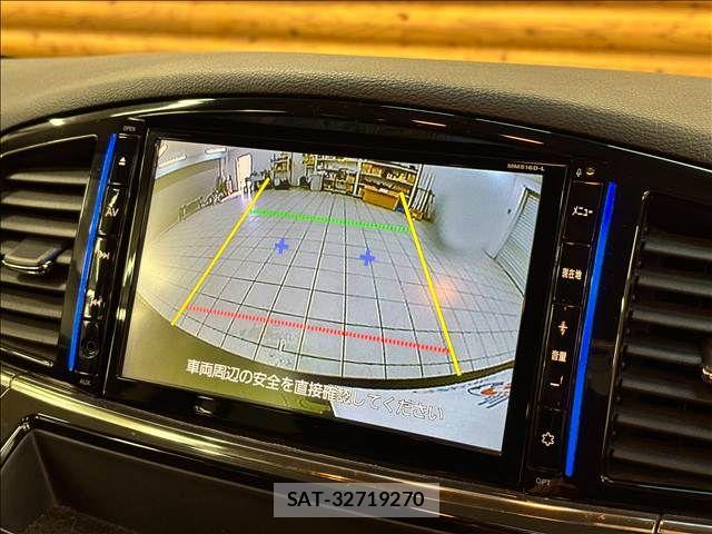 Nissan ELGRAND 2016-07 8870939-3