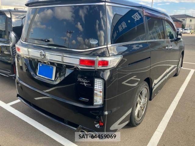 Nissan ELGRAND 2012-02 8870943-2