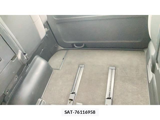 Nissan ELGRAND 2006-07 8879628-11