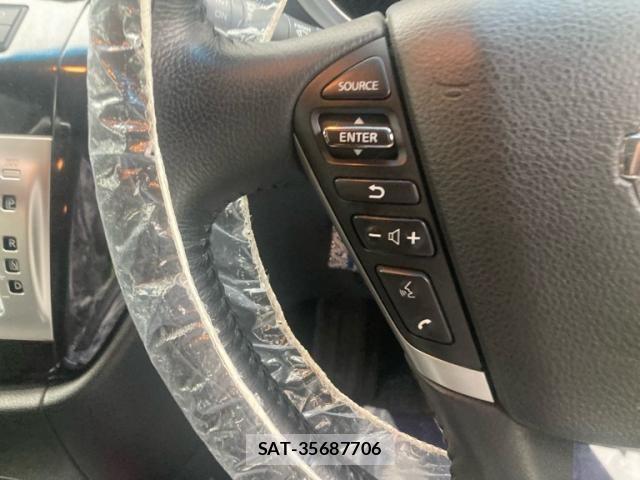Nissan ELGRAND 2011-11 8879627-9