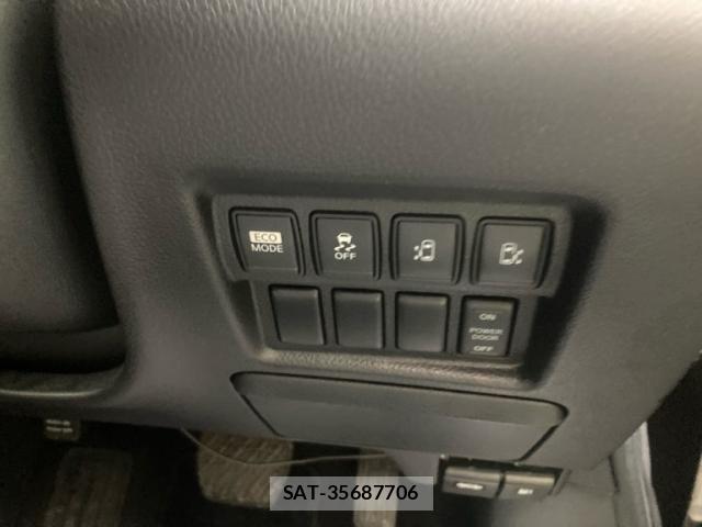 Nissan ELGRAND 2011-11 8879627-10