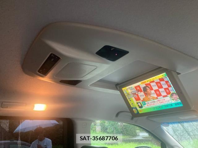 Nissan ELGRAND 2011-11 8879627-18