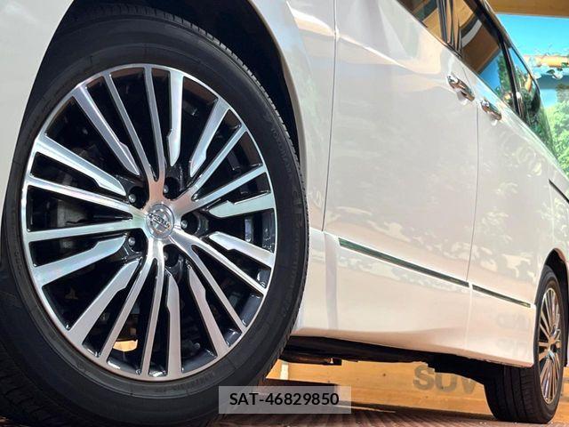 Nissan ELGRAND 2020-02 8879613-12