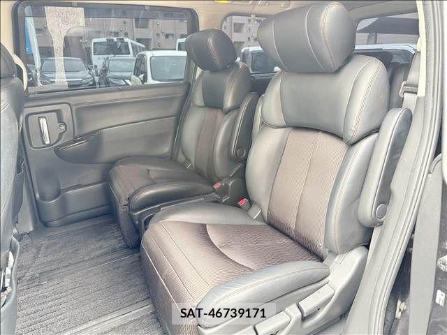 Nissan ELGRAND 2019-03 8879621-9