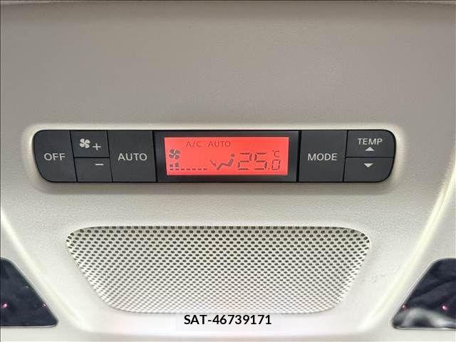 Nissan ELGRAND 2019-03 8879621-16